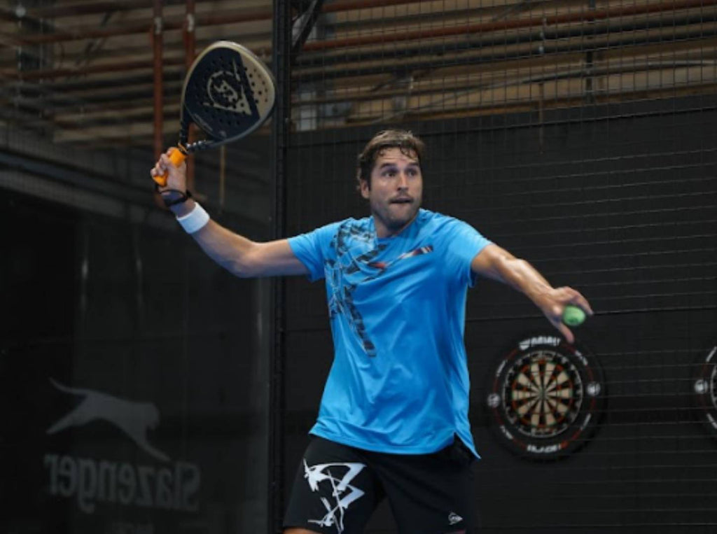 The benefits of wearing a sweatband while playing padel
