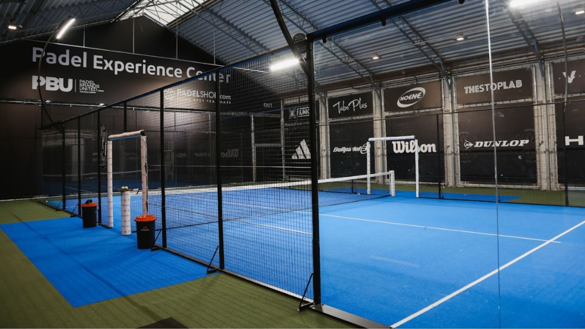 Why is there sand on a padel court?