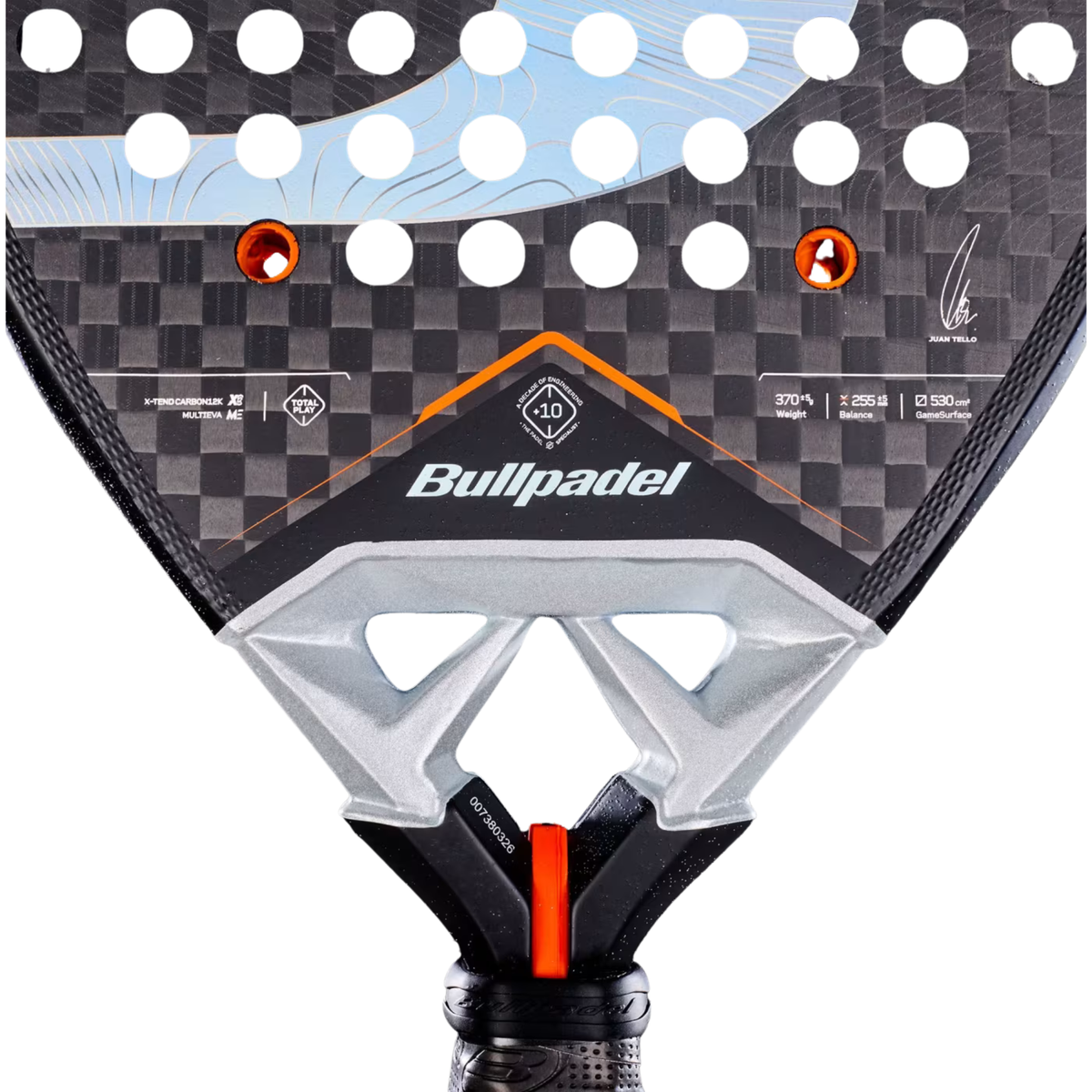 A close-up of the Bullpadel Vertex 05 2027 frame, highlighting the curved Curvaktiv construction and aerodynamic design around the racket head.