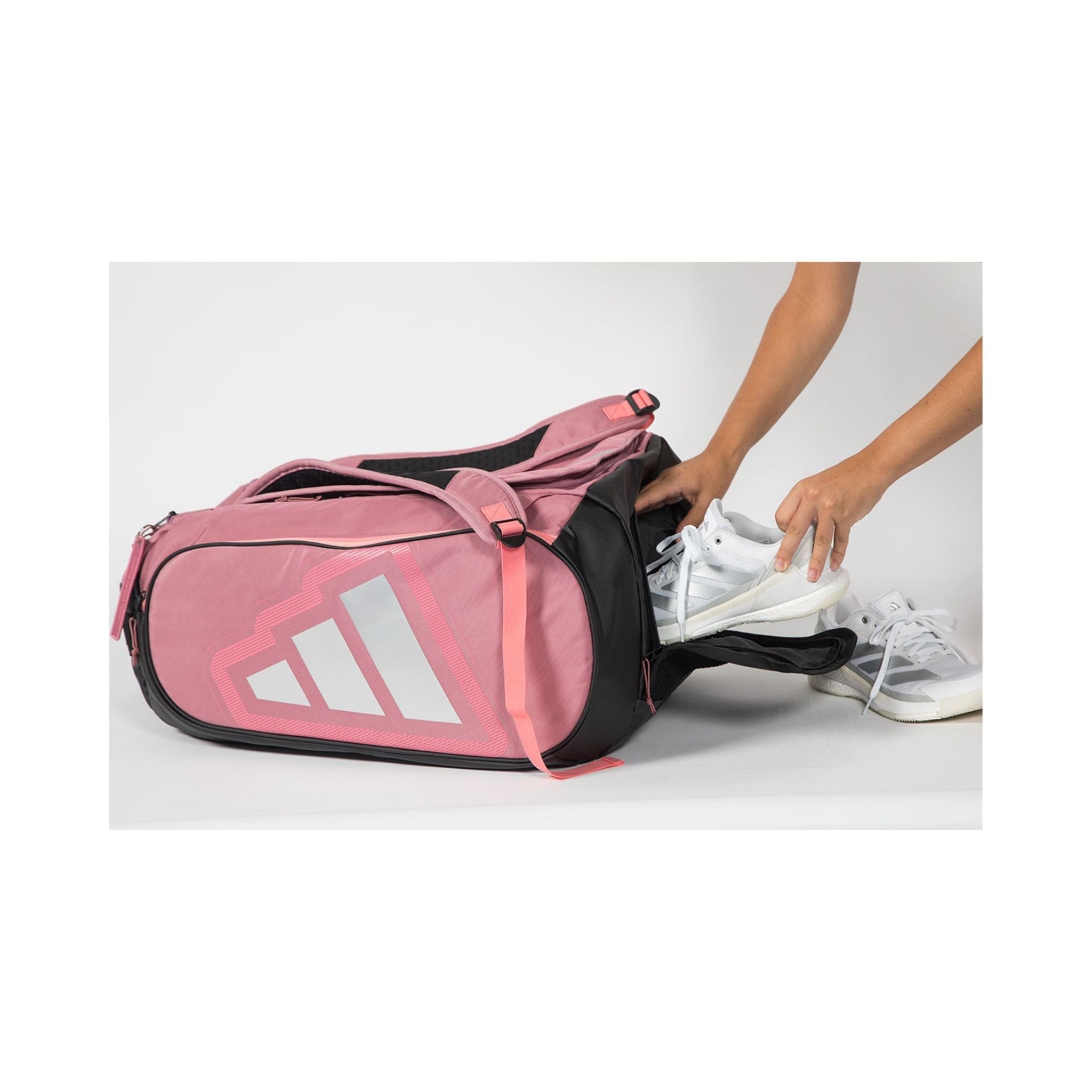 adidas-Pro-Tour-Racketbag-2026-carry-room
