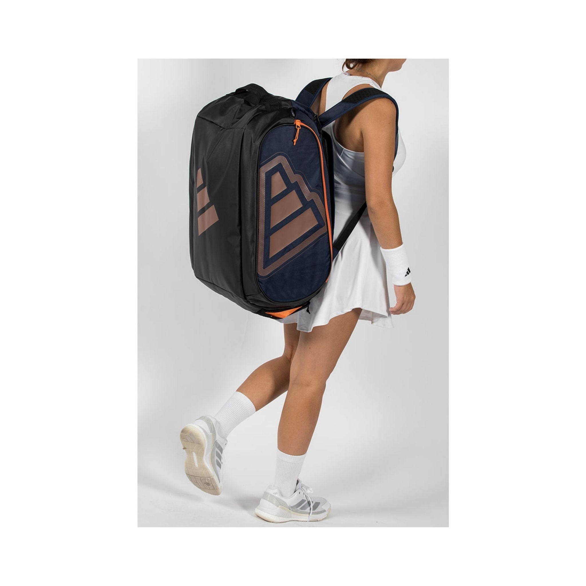 adidas-Pro-Tour-Racketbag-2026-carry